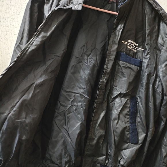 Thunderbird coupe Black Windbreaker with Ribbed Collar and Zipper Closure - Picture 6 of 13